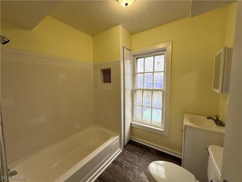 1333 E 68th Street Cleveland OH 44103