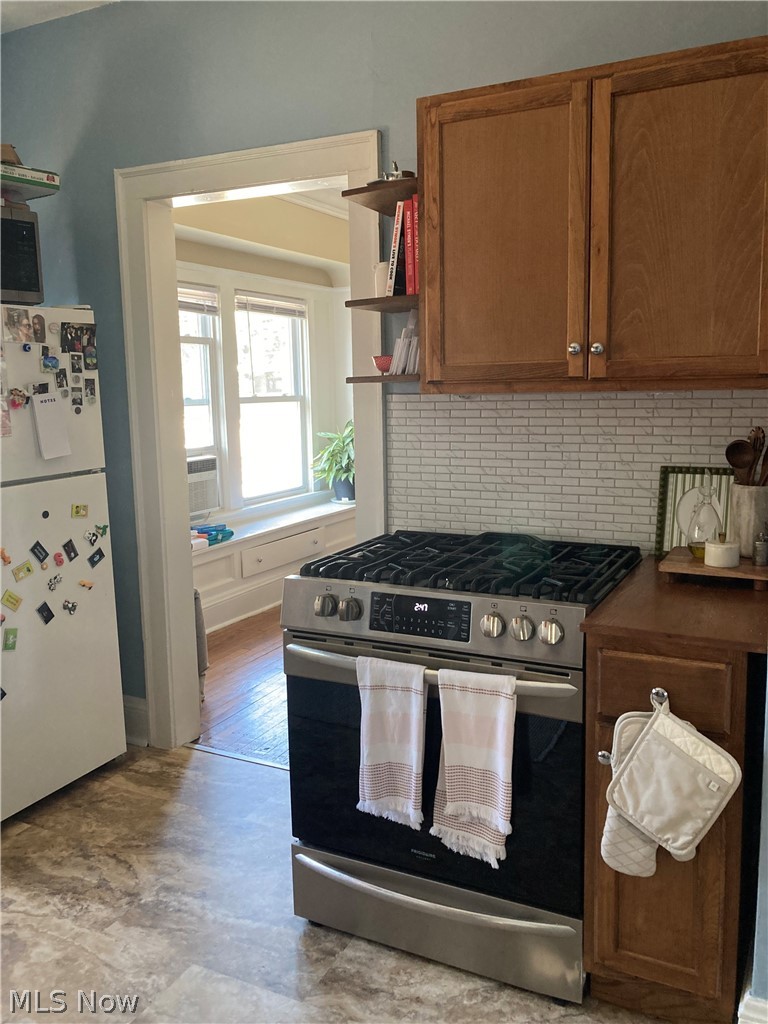 2110 Bunts Road Lakewood OH 44107