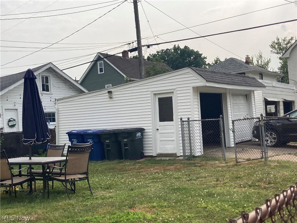 2110 Bunts Road Lakewood OH 44107