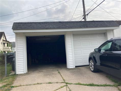 2110 Bunts Road Lakewood OH 44107