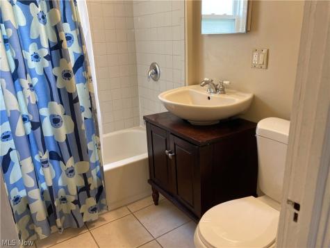 2110 Bunts Road Lakewood OH 44107