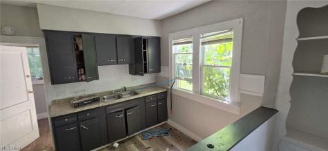 18024 Olympia Road Cleveland OH 44112