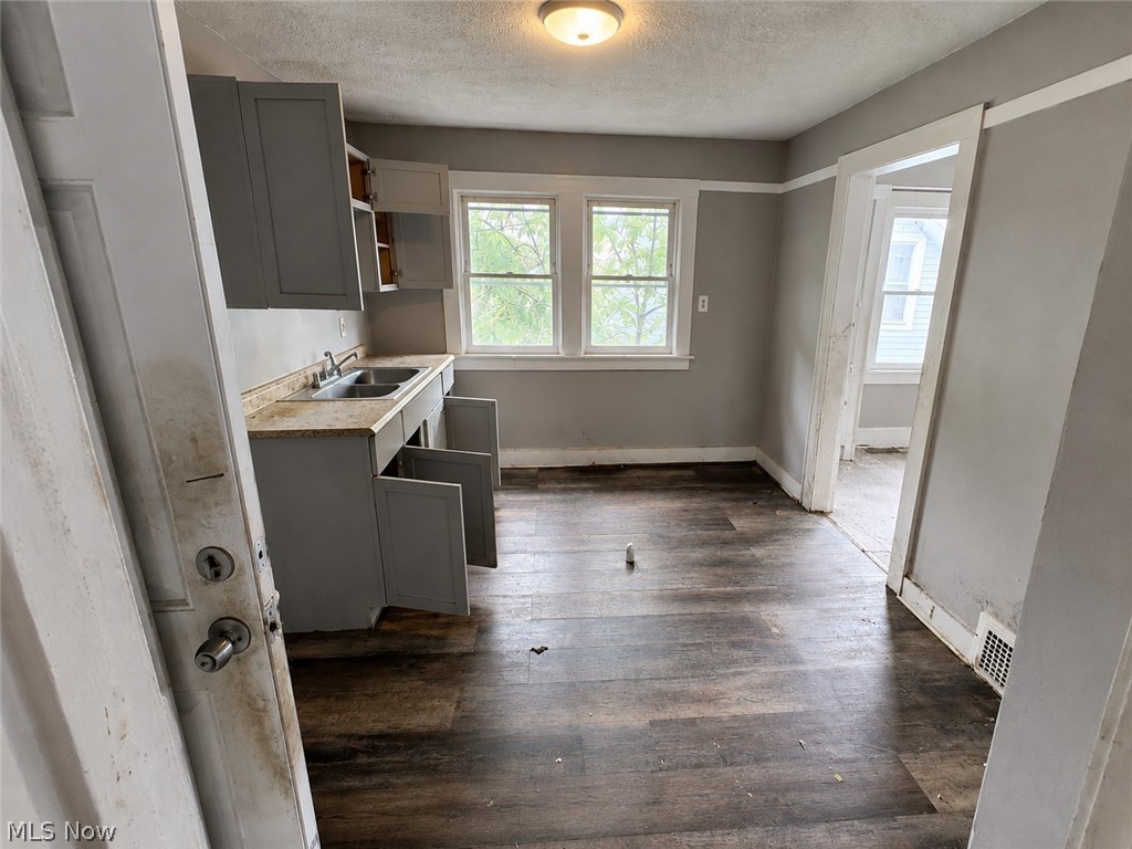 3698 E 143rd Street Cleveland OH 44120