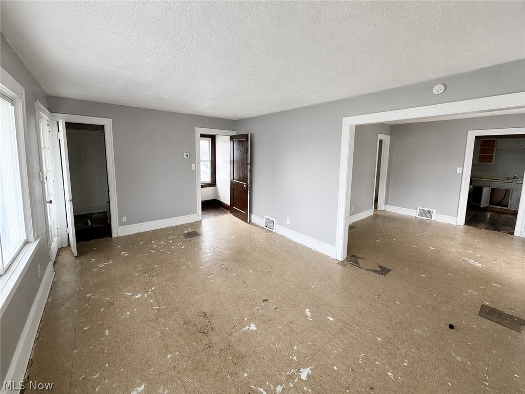 3698 E 143rd Street Cleveland OH 44120