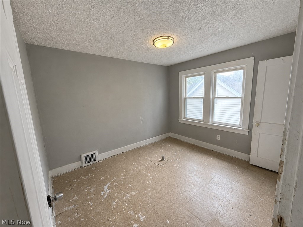 3698 E 143rd Street Cleveland OH 44120
