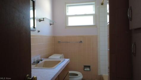 222 Stoddard Avenue Akron OH 44313