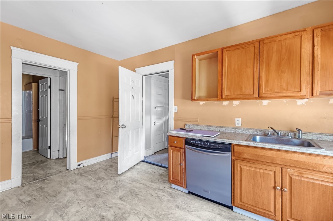 6302 Francis Avenue Cleveland OH 44127