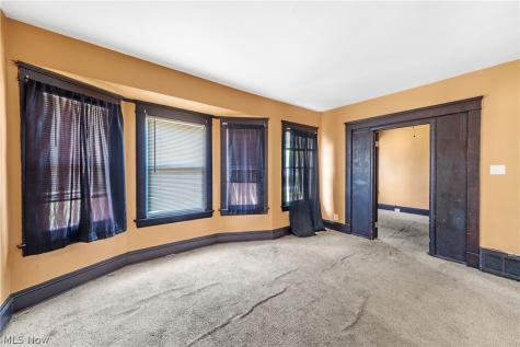 6302 Francis Avenue Cleveland OH 44127