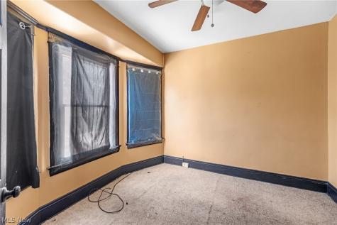 6302 Francis Avenue Cleveland OH 44127