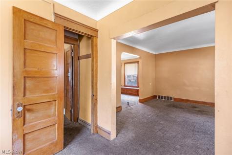 6302 Francis Avenue Cleveland OH 44127