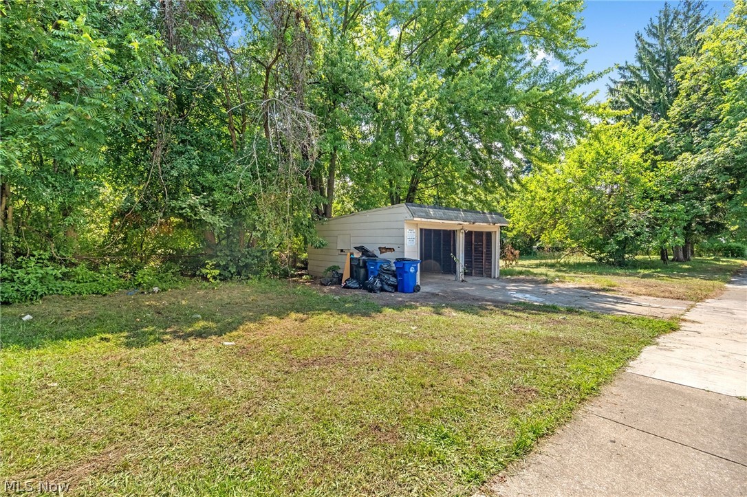 6302 Francis Avenue Cleveland OH 44127