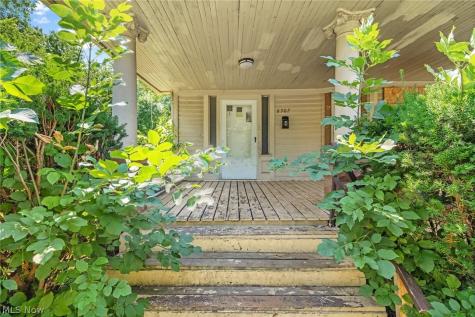 6302 Francis Avenue Cleveland OH 44127