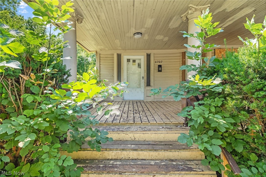 6302 Francis Avenue Cleveland OH 44127
