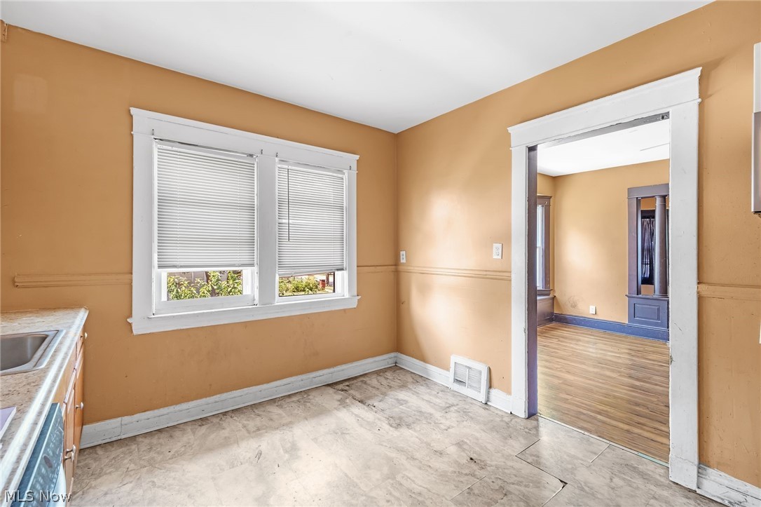 6302 Francis Avenue Cleveland OH 44127