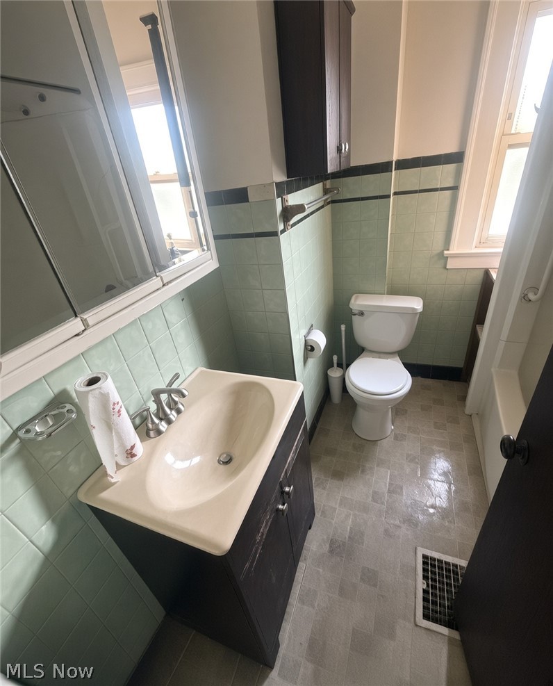 303 W Marshall Road Mcdonald OH 44437