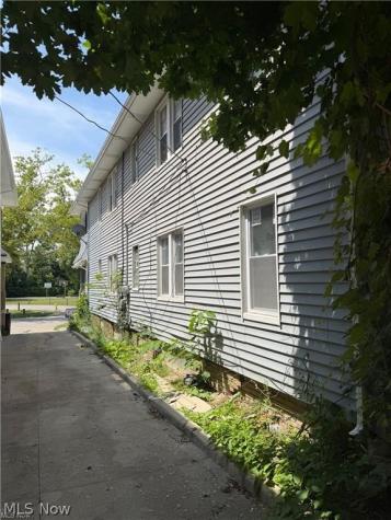 981 Thornhill Drive Cleveland OH 44108