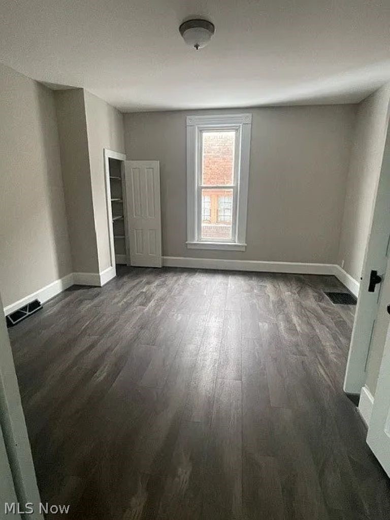 1006 Gaston Avenue Cambridge OH 43725
