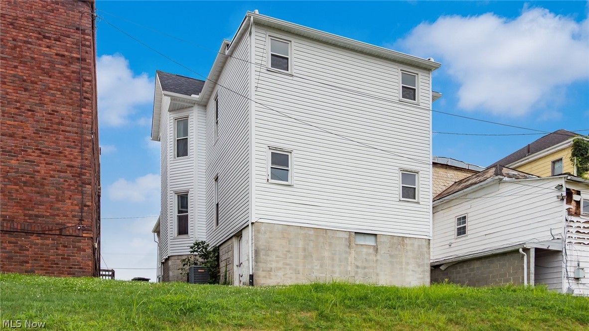 1006 Gaston Avenue Cambridge OH 43725
