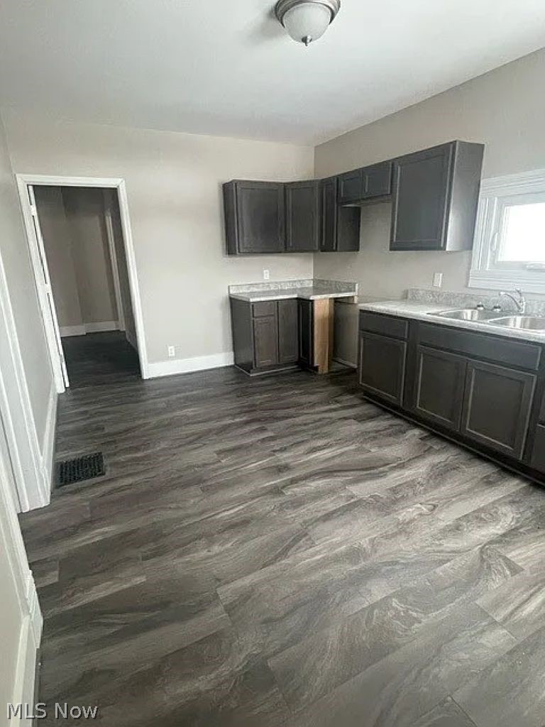 1006 Gaston Avenue Cambridge OH 43725
