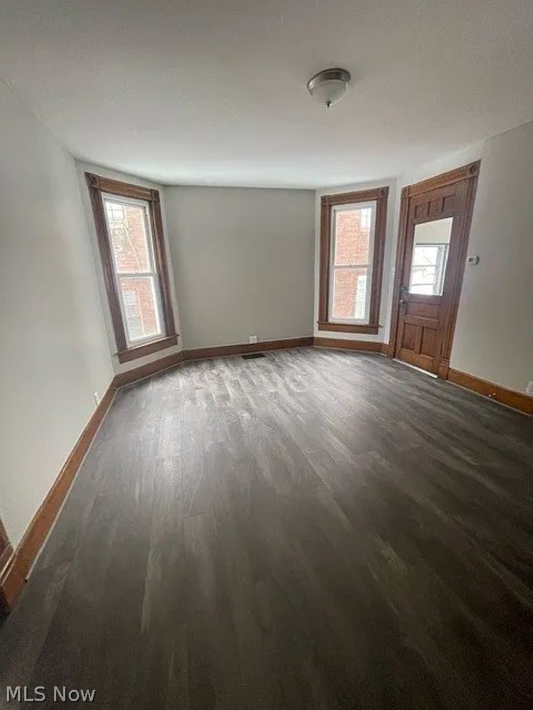 1006 Gaston Avenue Cambridge OH 43725