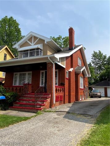 13118 Saybrook Avenue Garfield Heights OH 44105