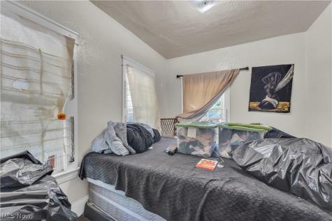 9607 Sophia Avenue Cleveland OH 44104