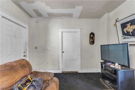 9607 Sophia Avenue Cleveland OH 44104
