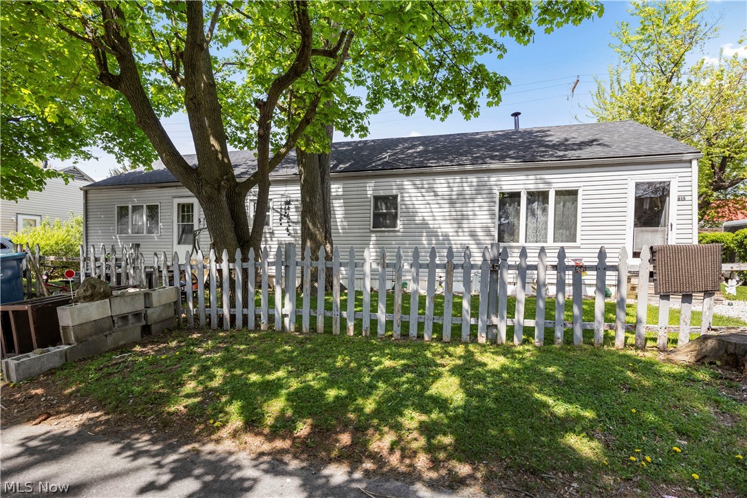 815 Edison Lane Port Clinton OH 43452