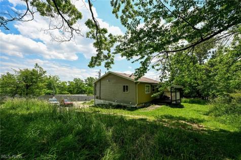893 Norton Avenue Barberton OH 44203