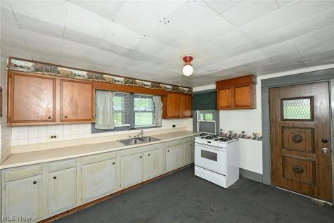 893 Norton Avenue Barberton OH 44203