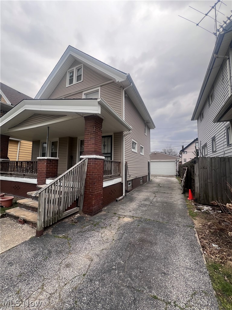 1261 E 134th Street East Cleveland OH 44112