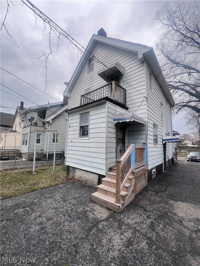 1261 E 134th Street East Cleveland OH 44112