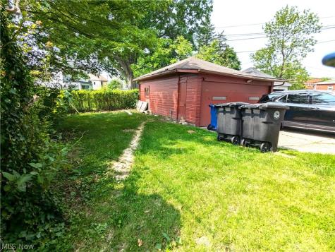 17812 E Park Drive Cleveland OH 44119