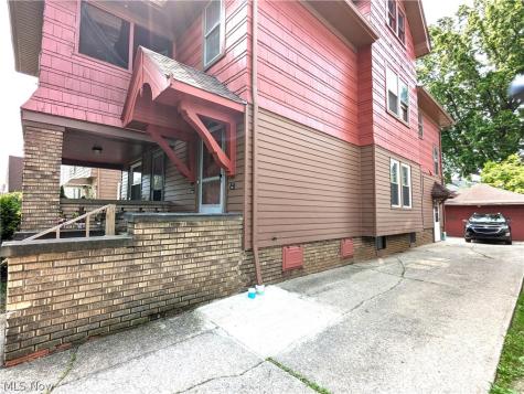 17812 E Park Drive Cleveland OH 44119
