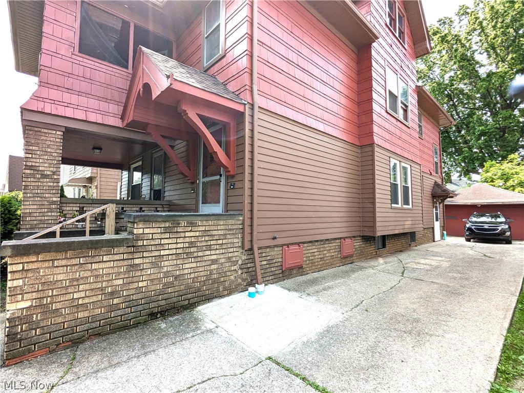 17812 E Park Drive Cleveland OH 44119