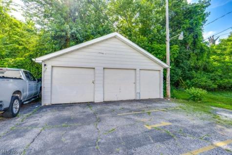 382 E 152nd Street Cleveland OH 44110