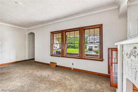 944 Rondel Road Cleveland OH 44110
