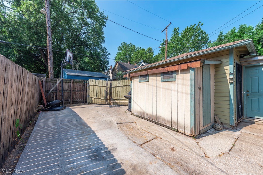 3097 Bradwell Avenue Cleveland OH 44109