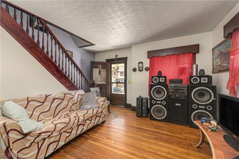 3097 Bradwell Avenue Cleveland OH 44109