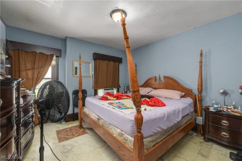 3097 Bradwell Avenue Cleveland OH 44109
