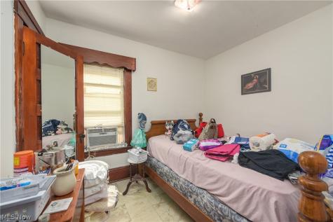 3097 Bradwell Avenue Cleveland OH 44109