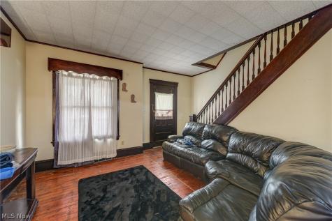 3097 Bradwell Avenue Cleveland OH 44109
