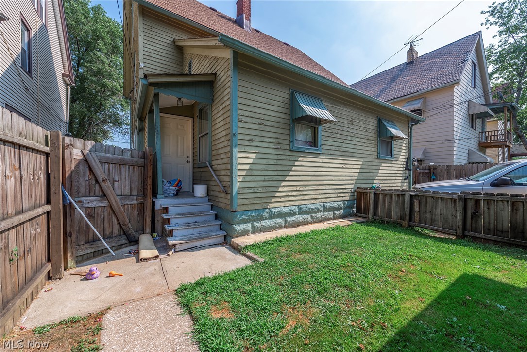 3097 Bradwell Avenue Cleveland OH 44109