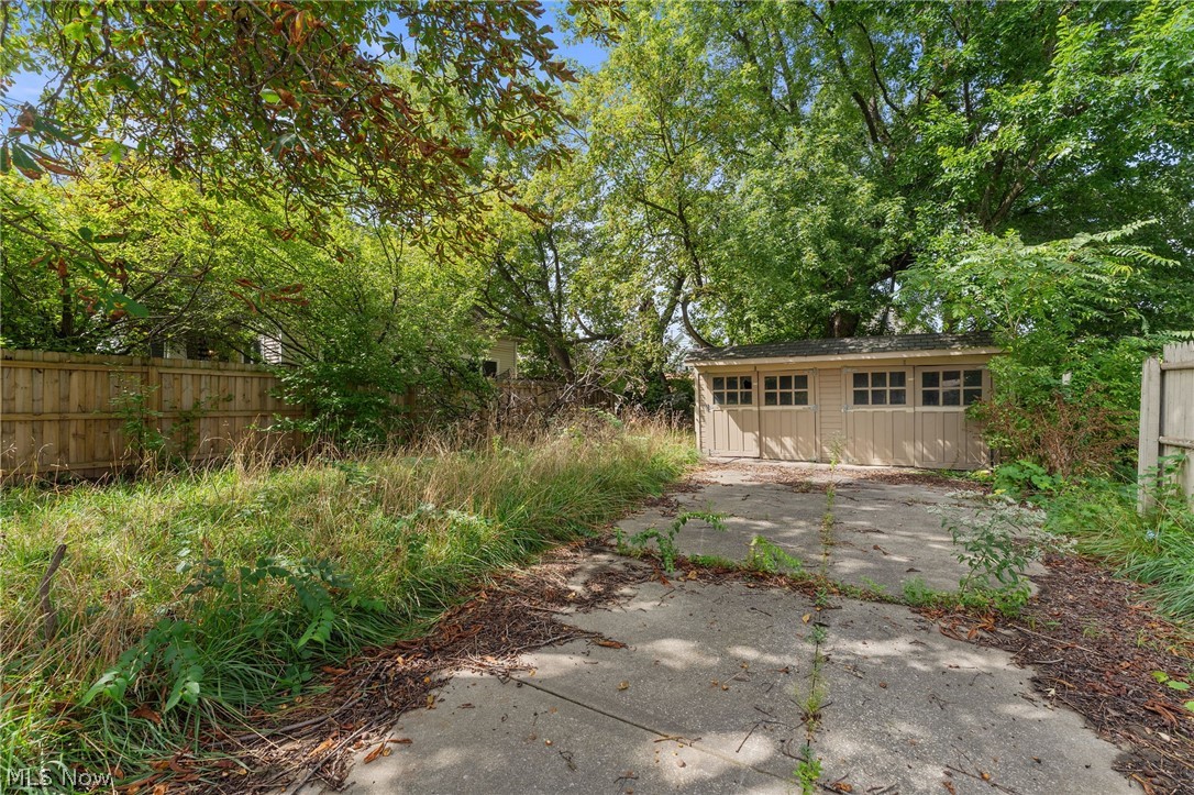 3676 E 65th Street Cleveland OH 44105