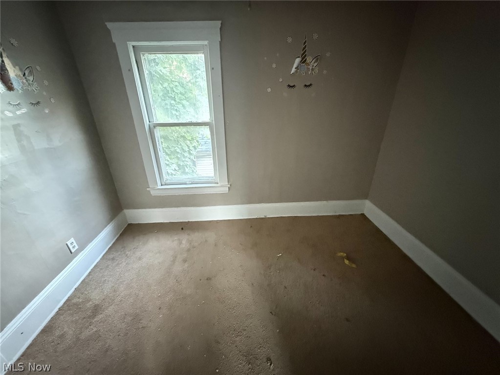 653 E 159th Street Cleveland OH 44110