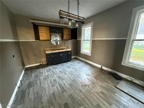 653 E 159th Street Cleveland OH 44110
