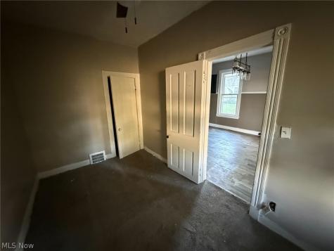 653 E 159th Street Cleveland OH 44110