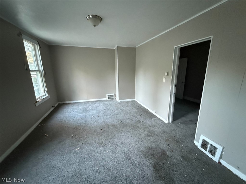 653 E 159th Street Cleveland OH 44110