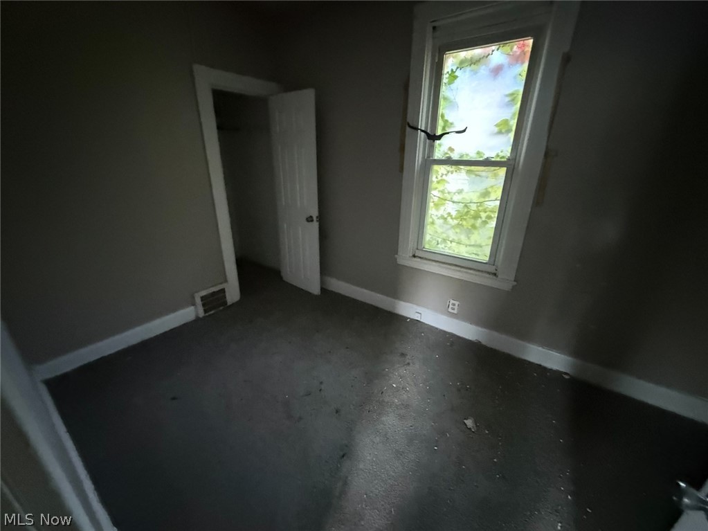 653 E 159th Street Cleveland OH 44110