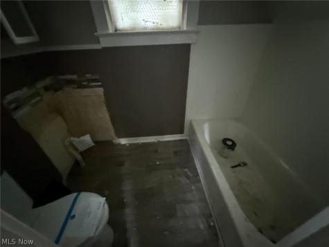 653 E 159th Street Cleveland OH 44110